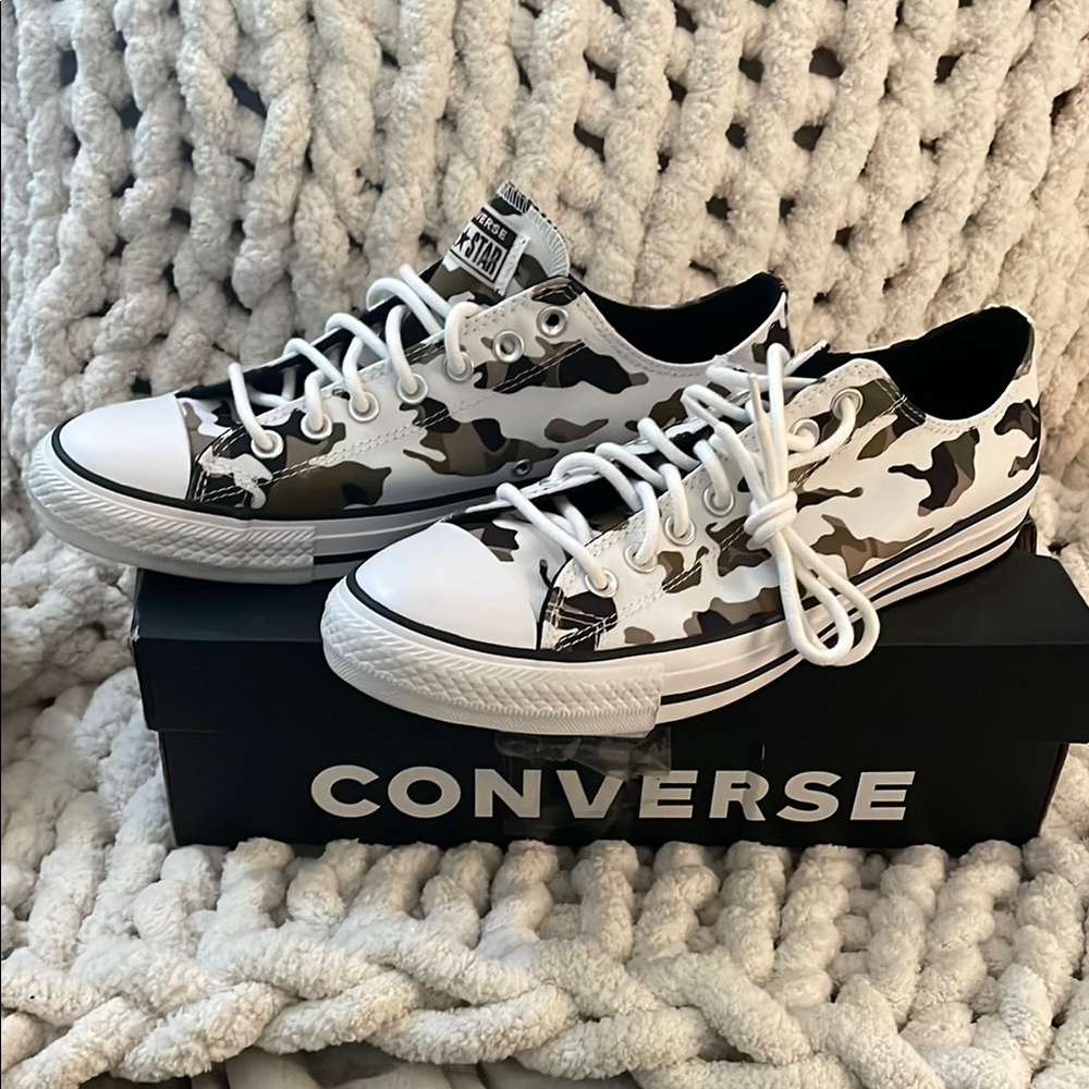 Converse Camouflage Low-Top Vintage Sneakers